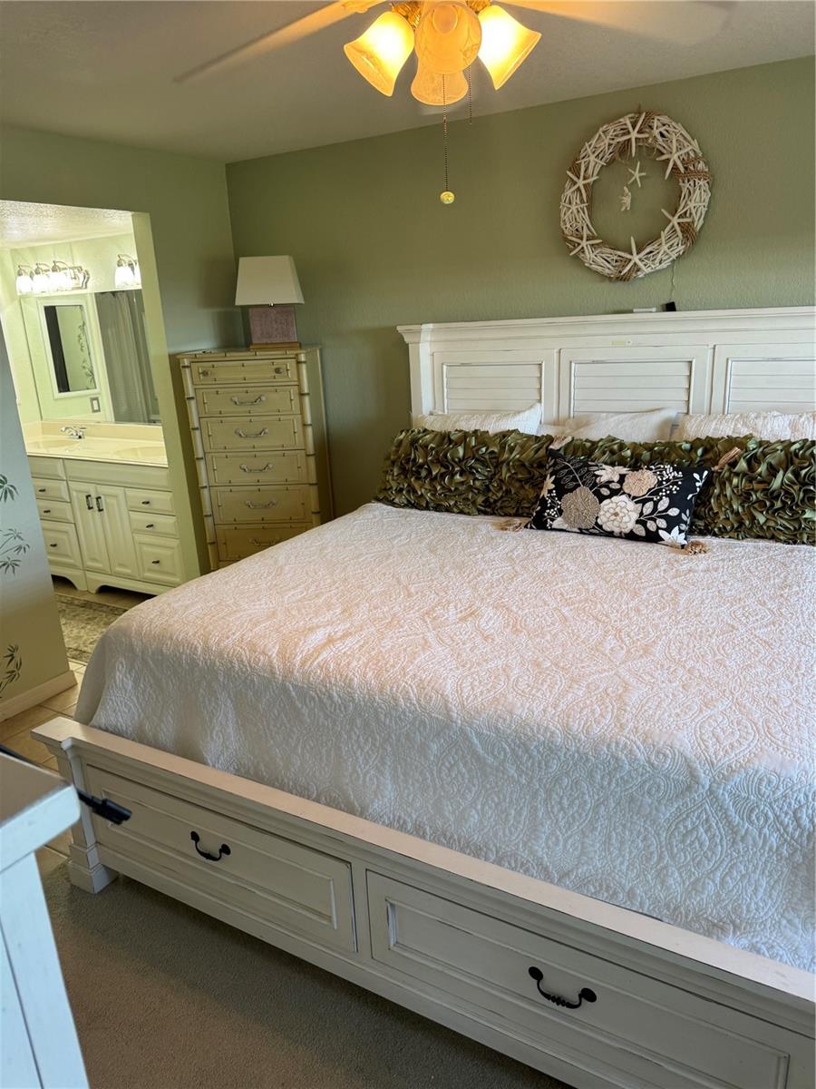 Image 50 of 61 For 23465 Harborview Road 244