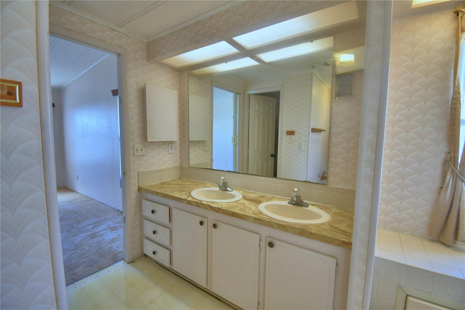 Image 43 of 67 For 4319 Cherrywood Street