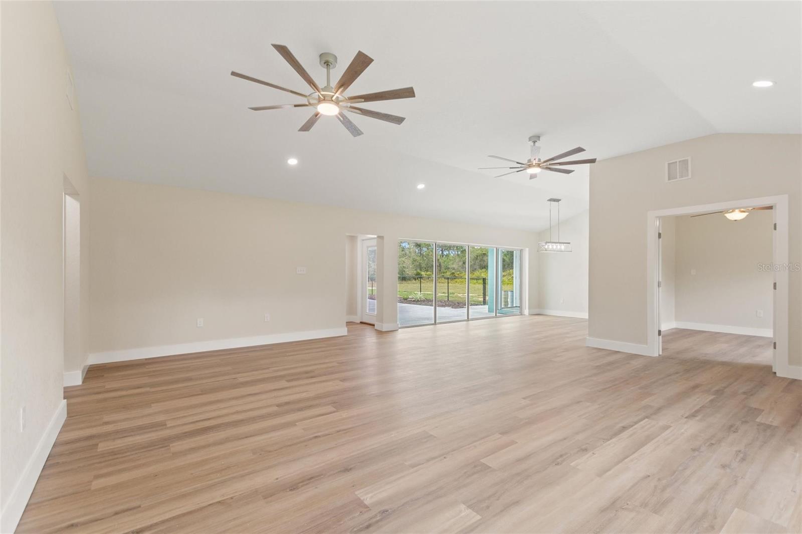 Image 14 of 71 For 4370 Hibiscus Drive