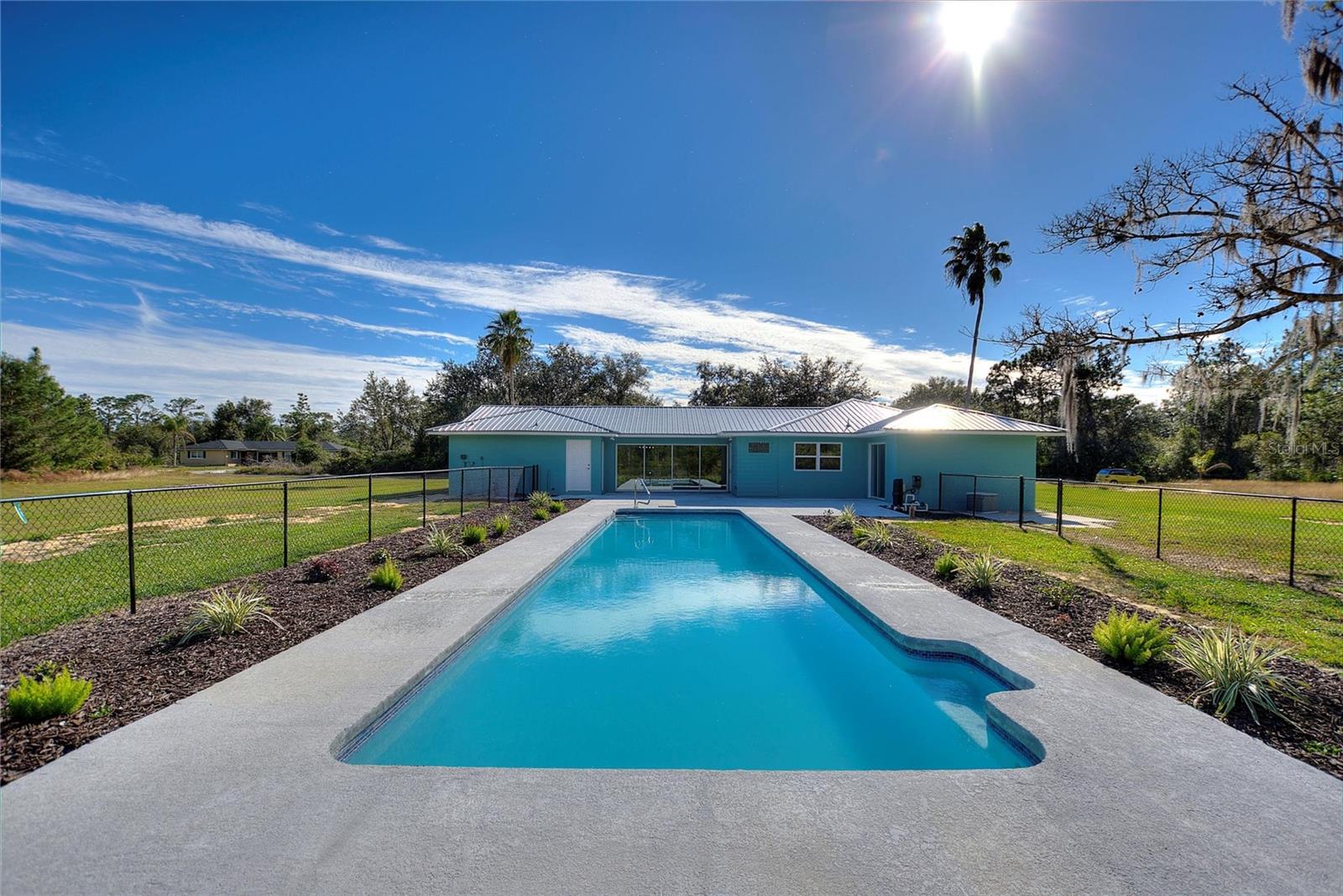 Image 2 of 71 For 4370 Hibiscus Drive