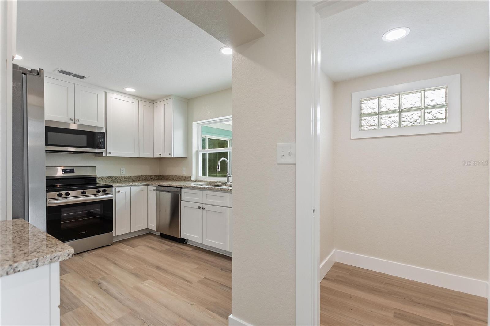 Image 7 of 71 For 4370 Hibiscus Drive