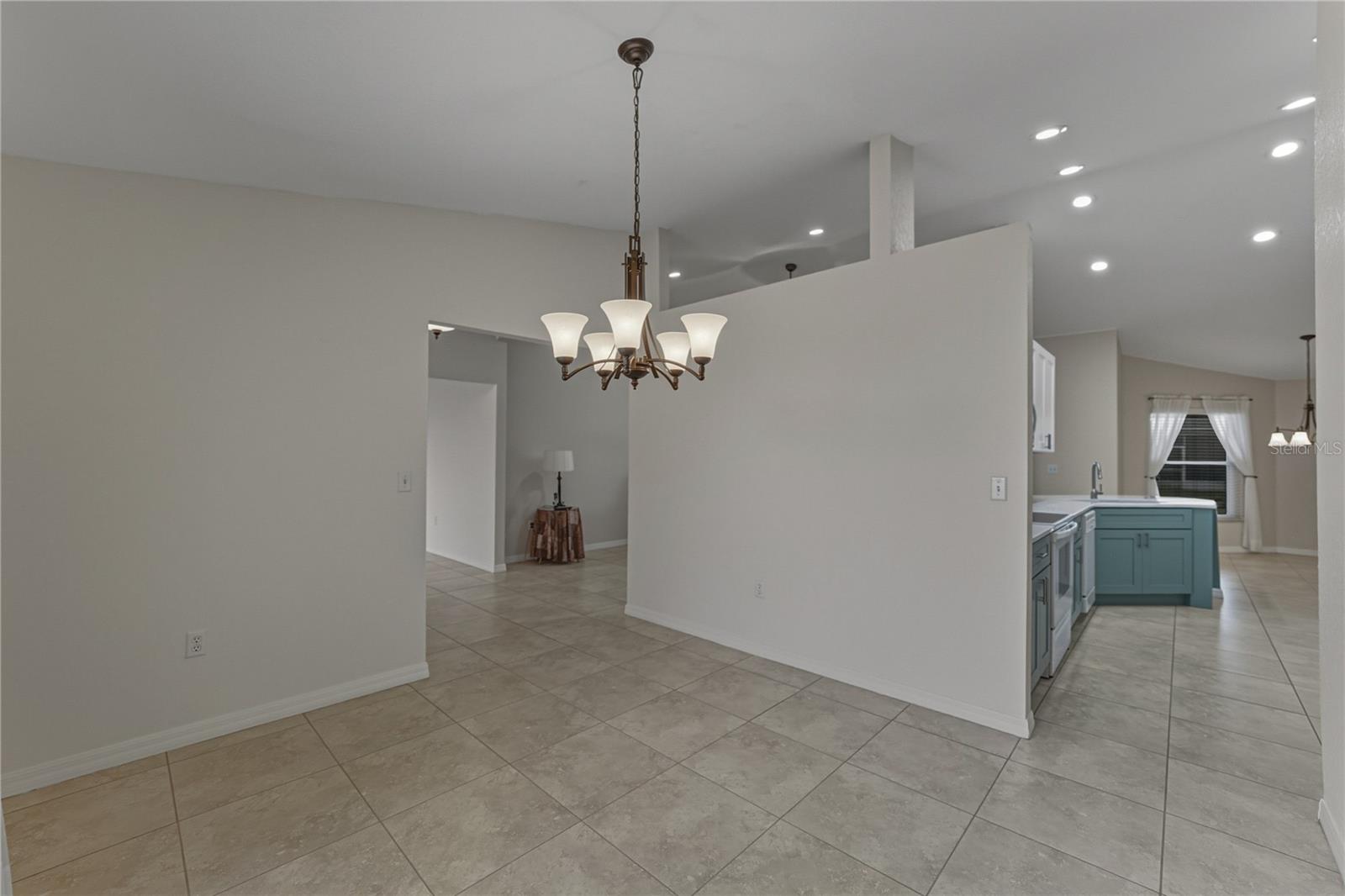 Image 19 of 65 For 315 Cloverdale Road