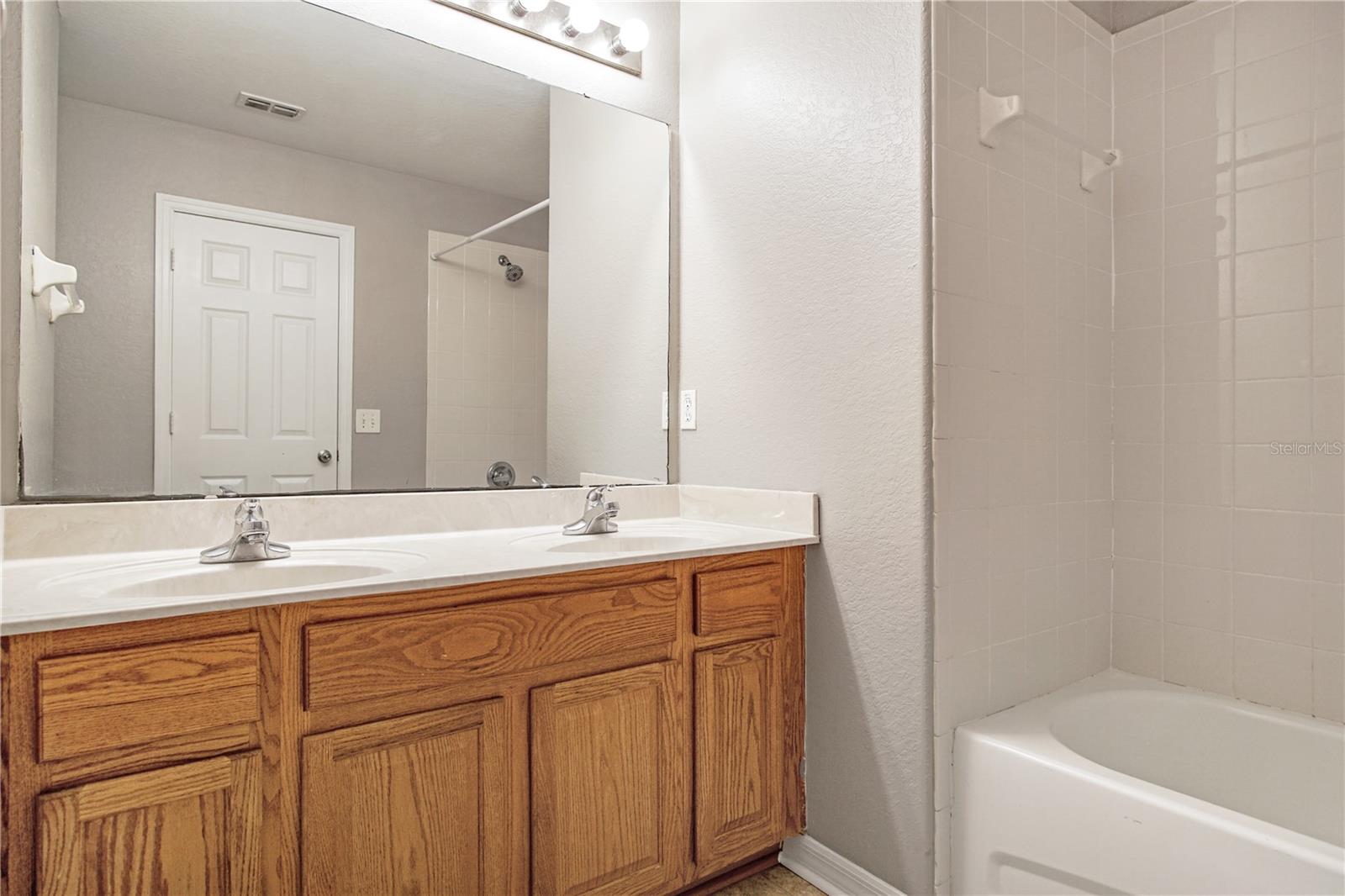 Image 23 of 32 For 1405 Vista Del Lago Boulevard