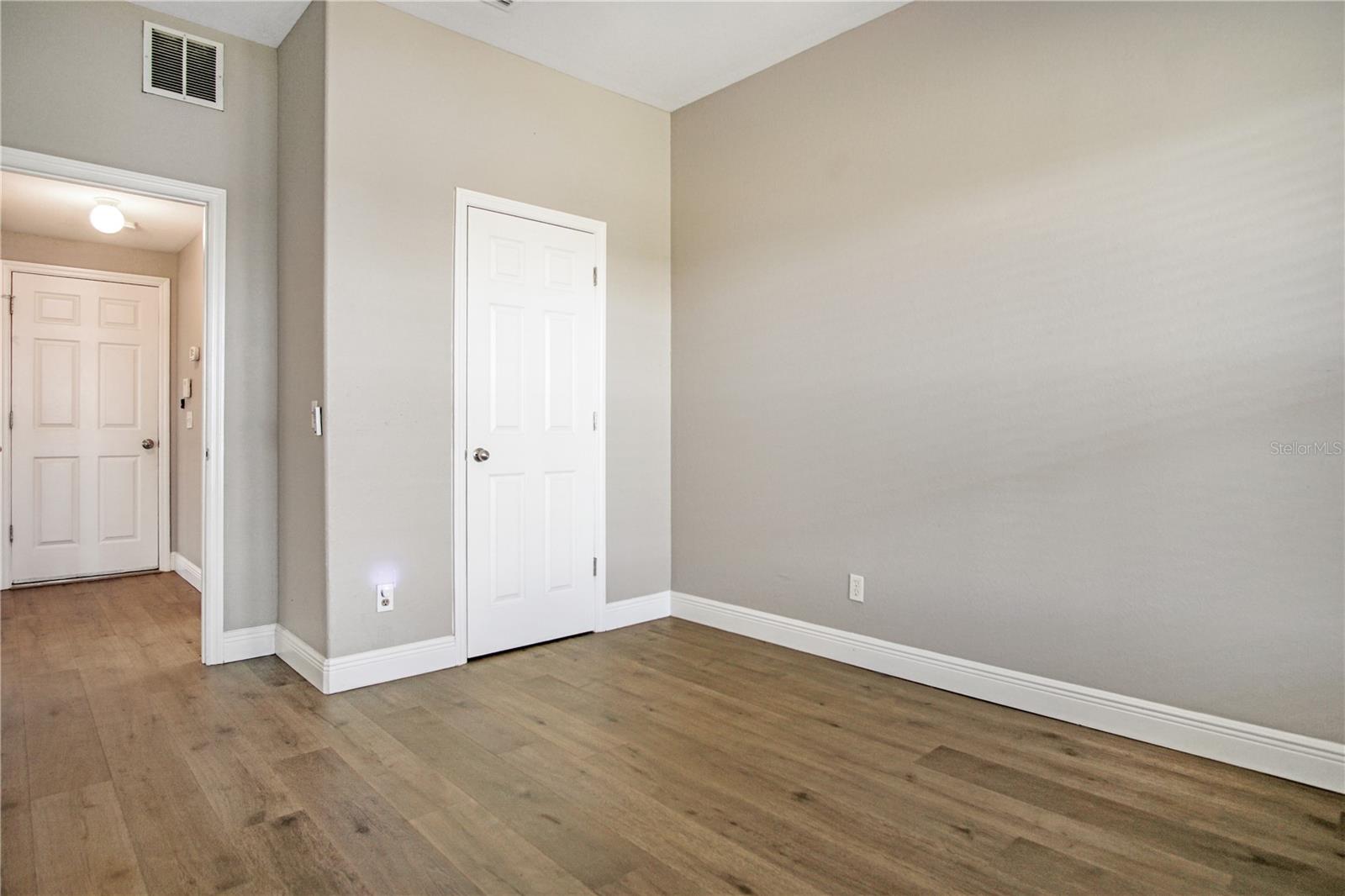 Image 30 of 32 For 1405 Vista Del Lago Boulevard