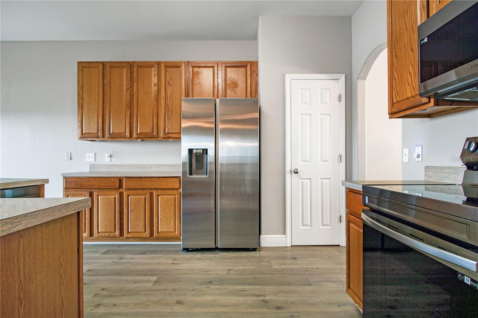 Image 8 of 32 For 1405 Vista Del Lago Boulevard