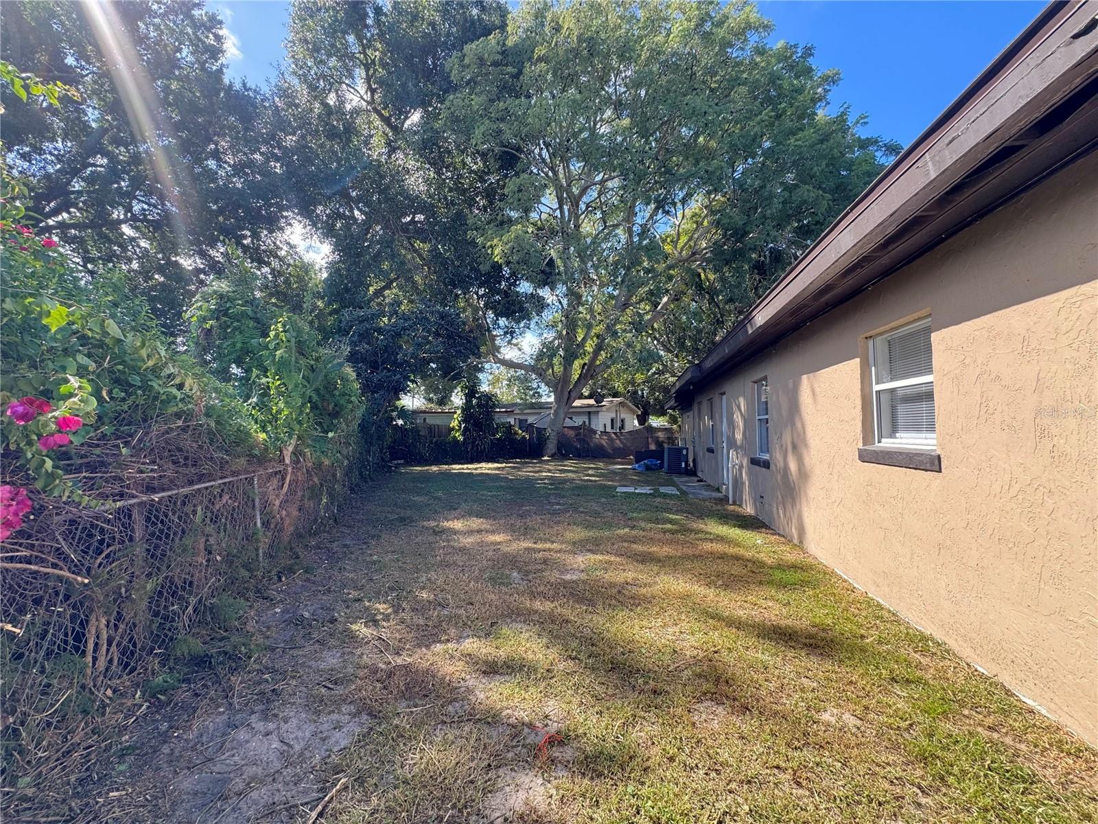 Image 22 of 28 For 3102 Elm Street