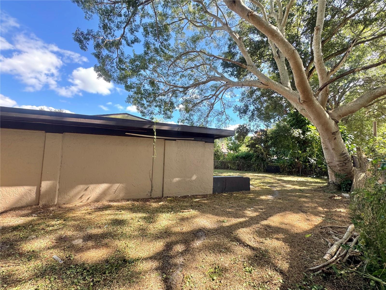 Image 23 of 28 For 3102 Elm Street