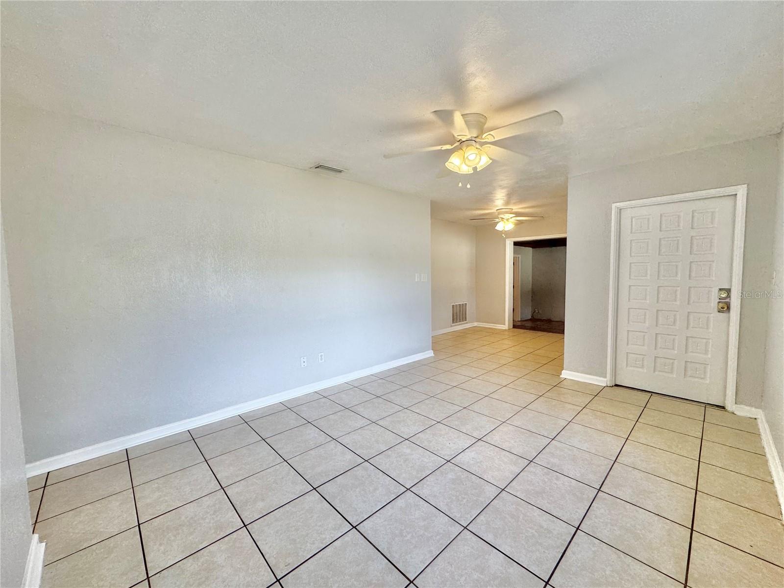 Image 3 of 28 For 3102 Elm Street