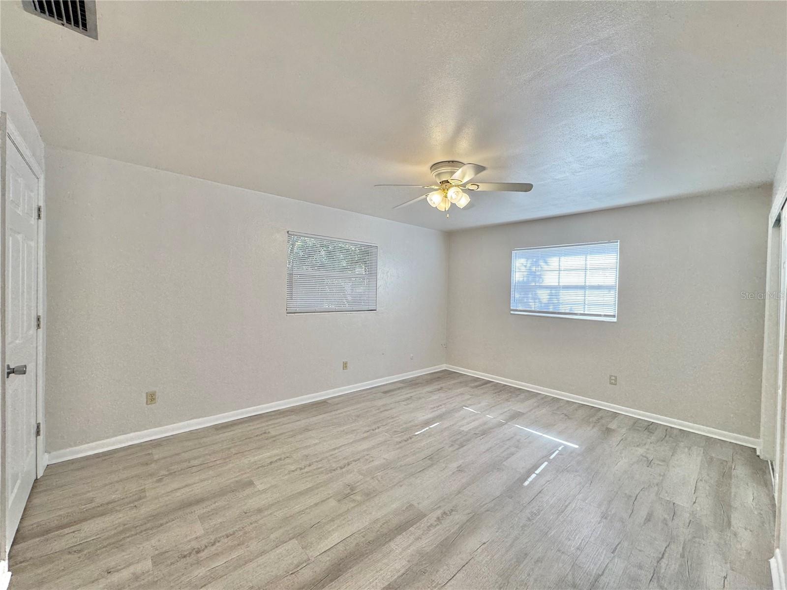 Image 11 of 29 For 1390 10th Court Ne