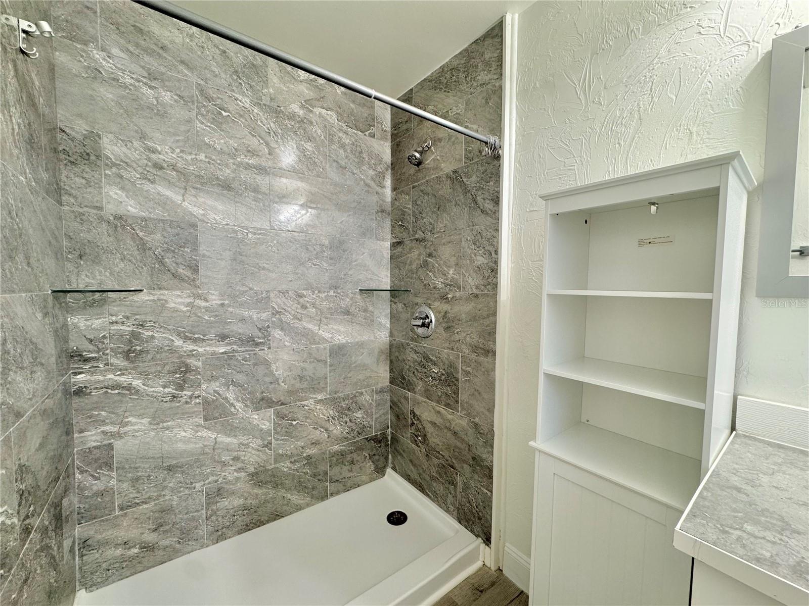 Image 14 of 29 For 1390 10th Court Ne