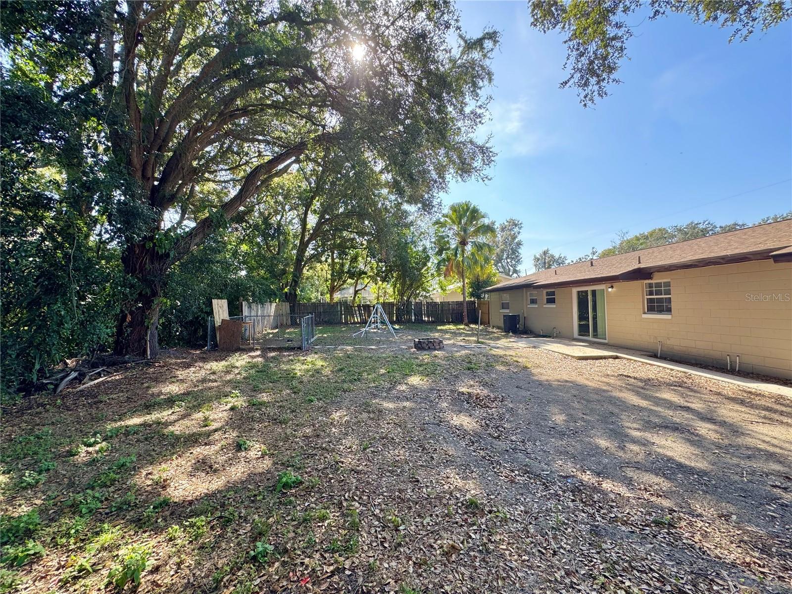 Image 23 of 29 For 1390 10th Court Ne