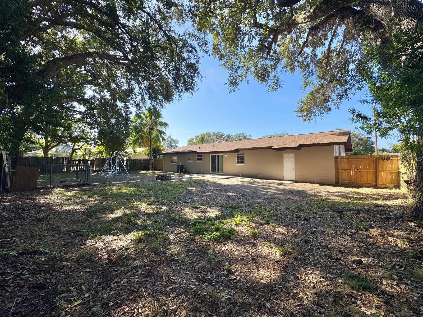 Image 24 of 29 For 1390 10th Court Ne