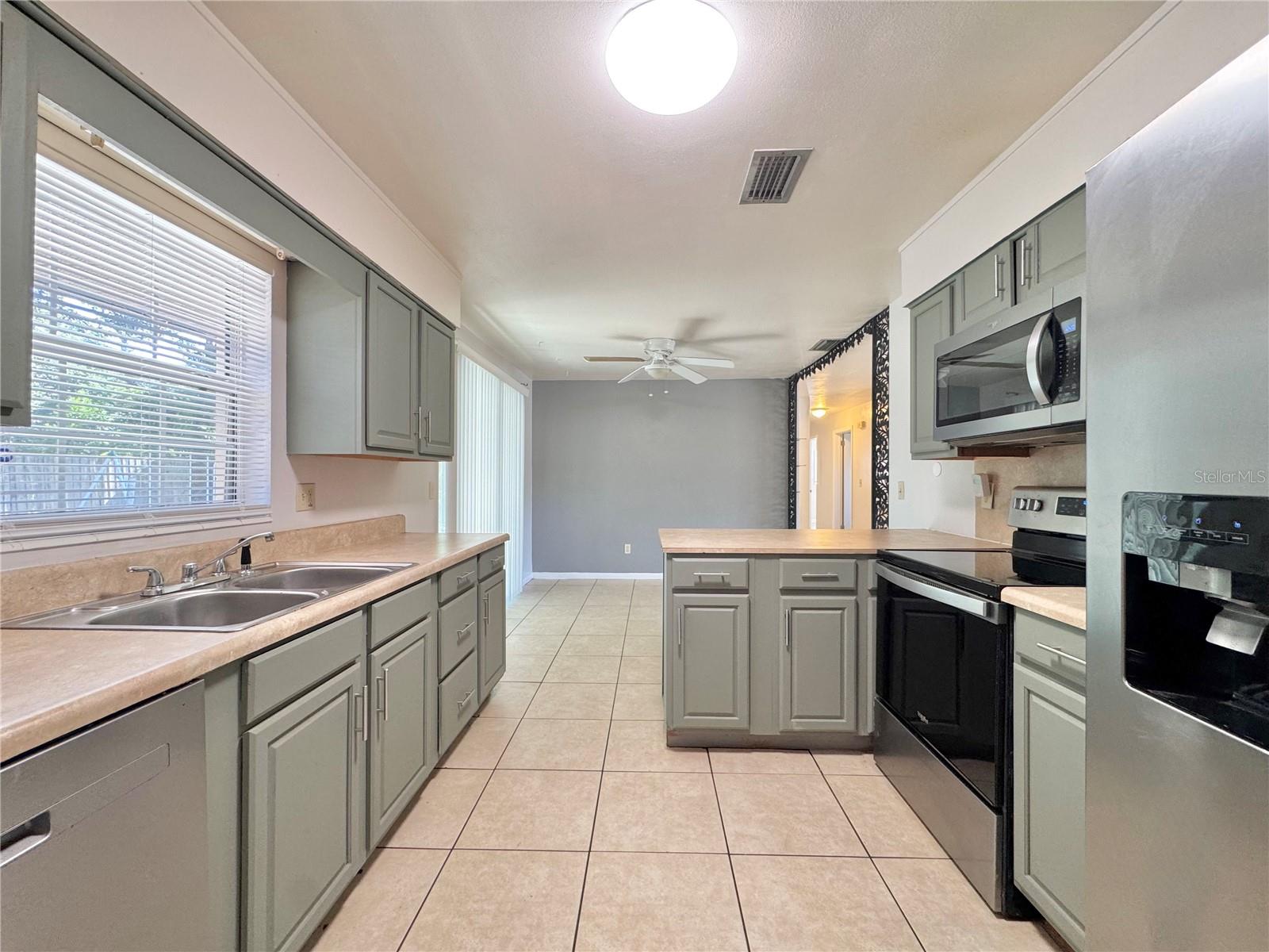 Image 8 of 29 For 1390 10th Court Ne