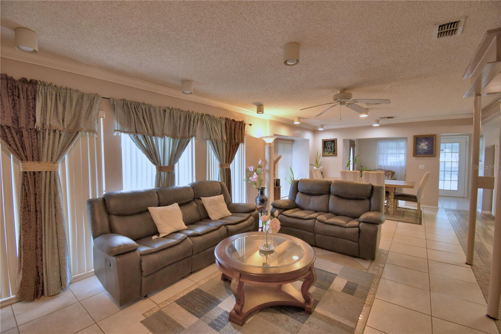 Image 17 of 67 For 201 Lake Bonny Drive E