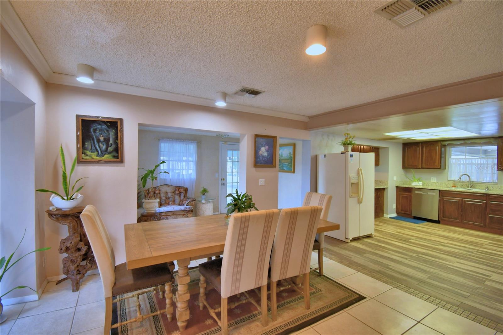 Image 20 of 67 For 201 Lake Bonny Drive E