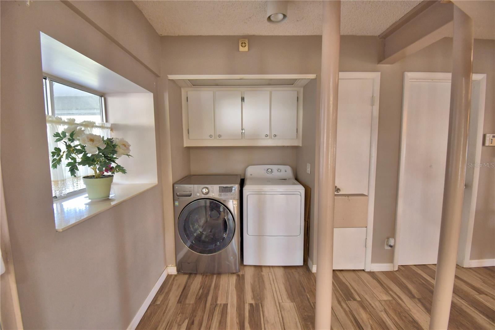 Image 27 of 67 For 201 Lake Bonny Drive E