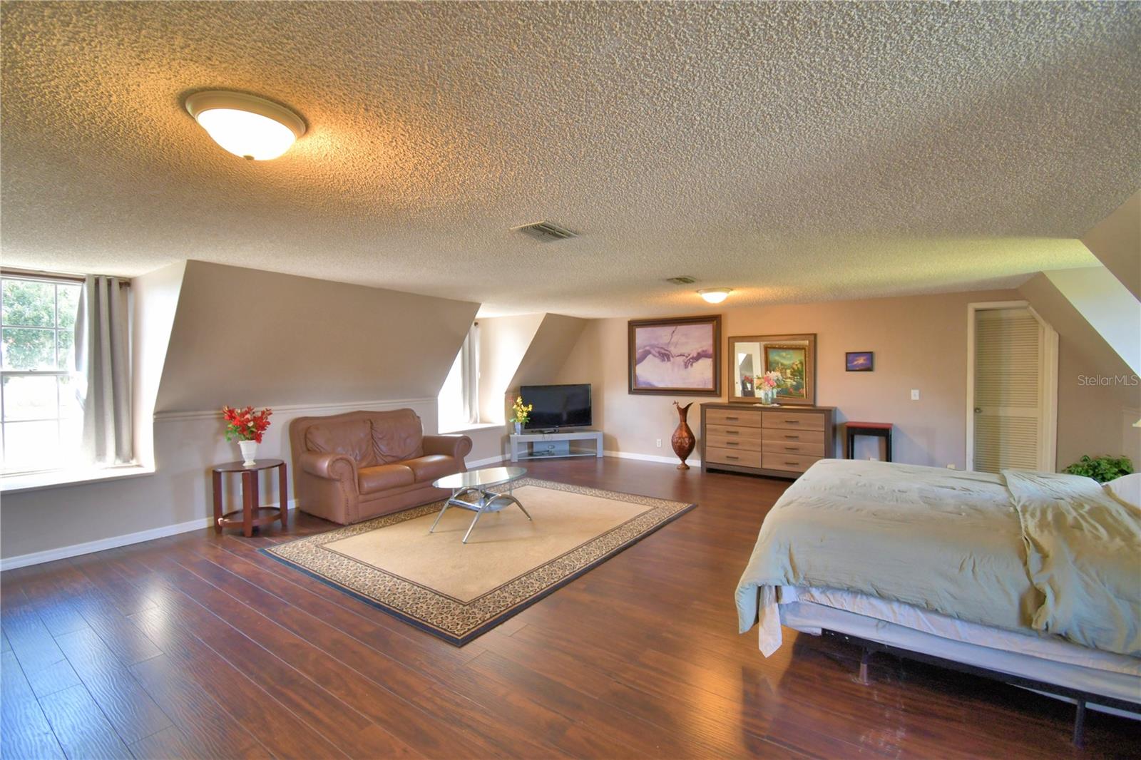 Image 29 of 67 For 201 Lake Bonny Drive E