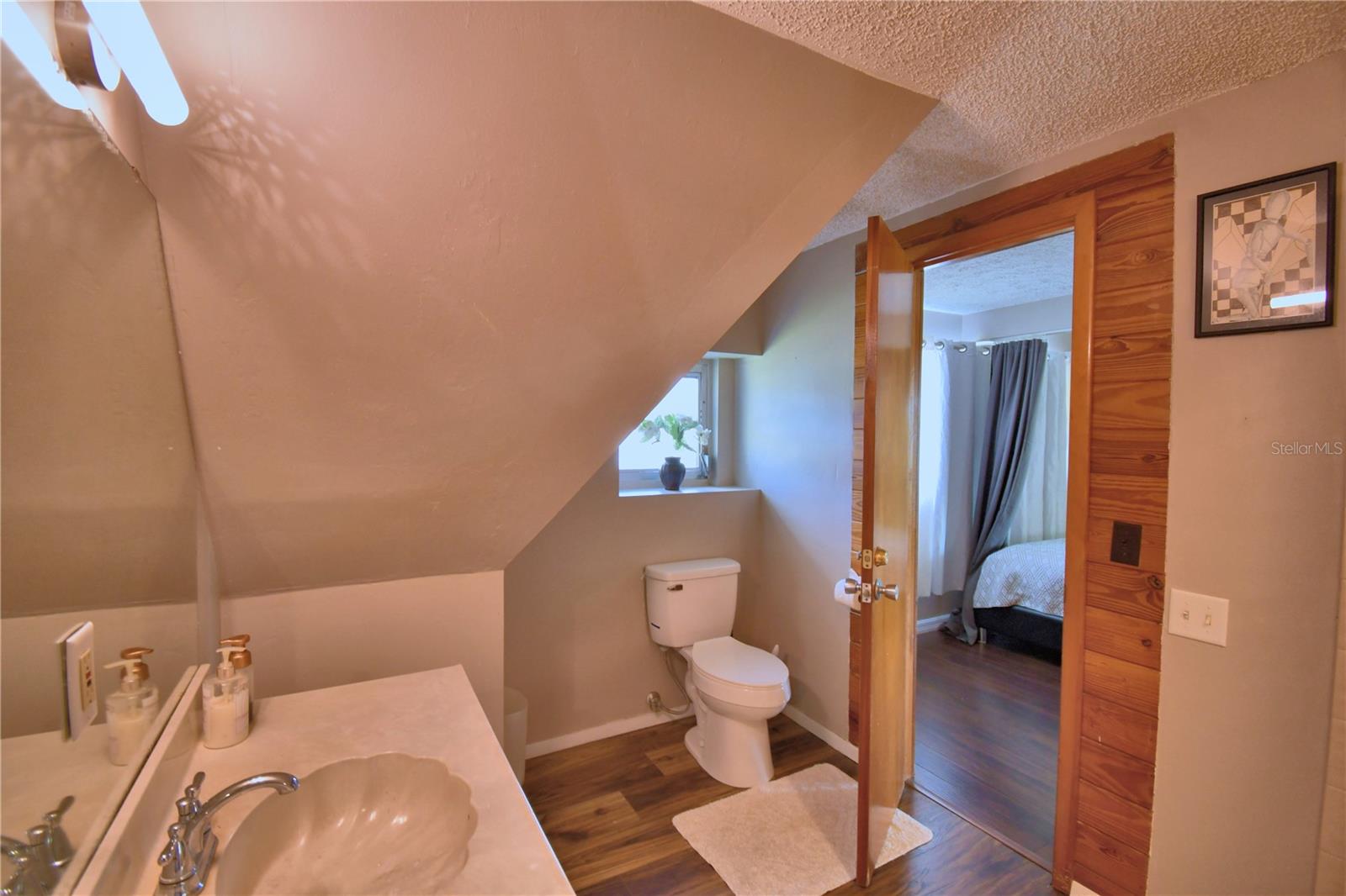 Image 30 of 67 For 201 Lake Bonny Drive E