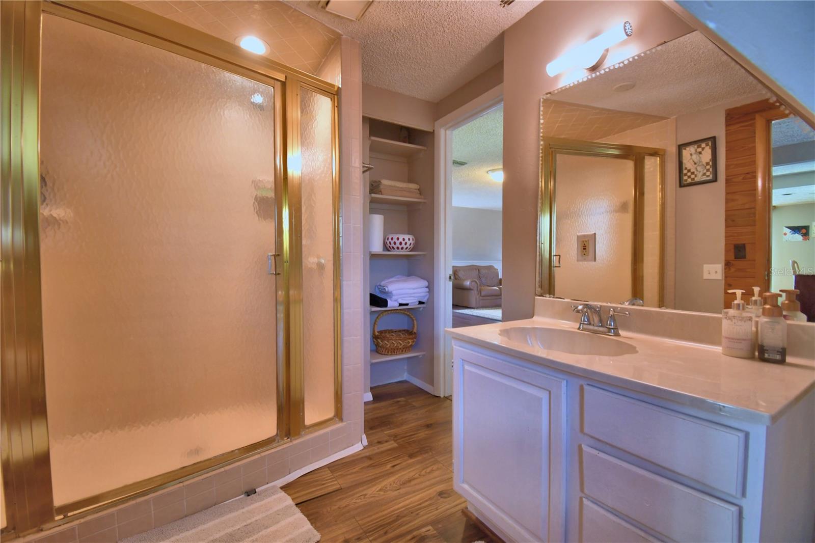 Image 31 of 67 For 201 Lake Bonny Drive E