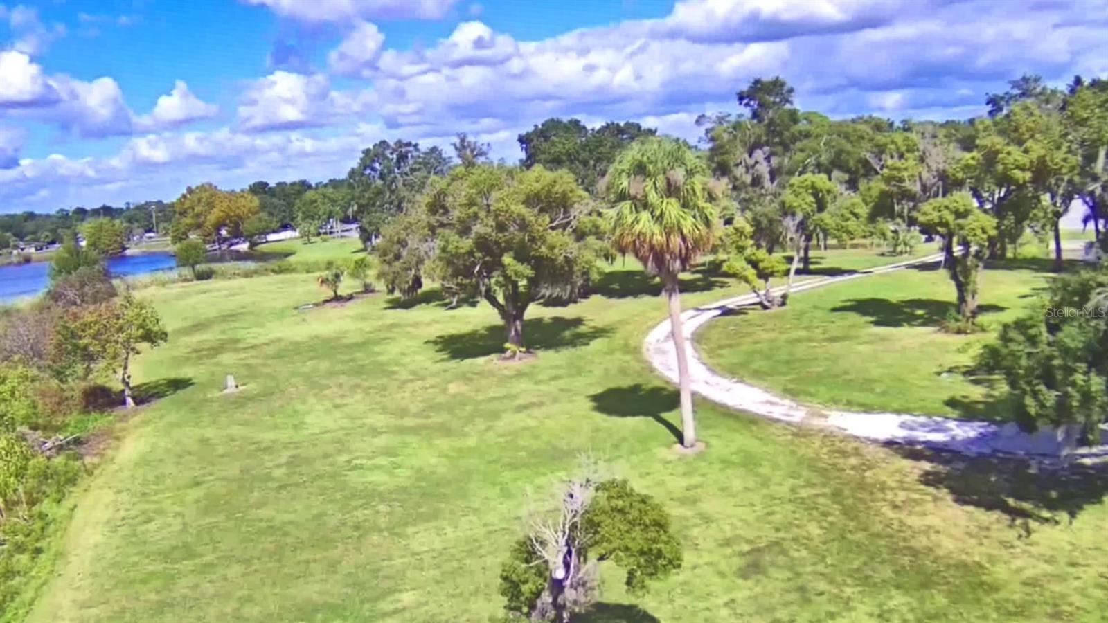 Image 4 of 67 For 201 Lake Bonny Drive E