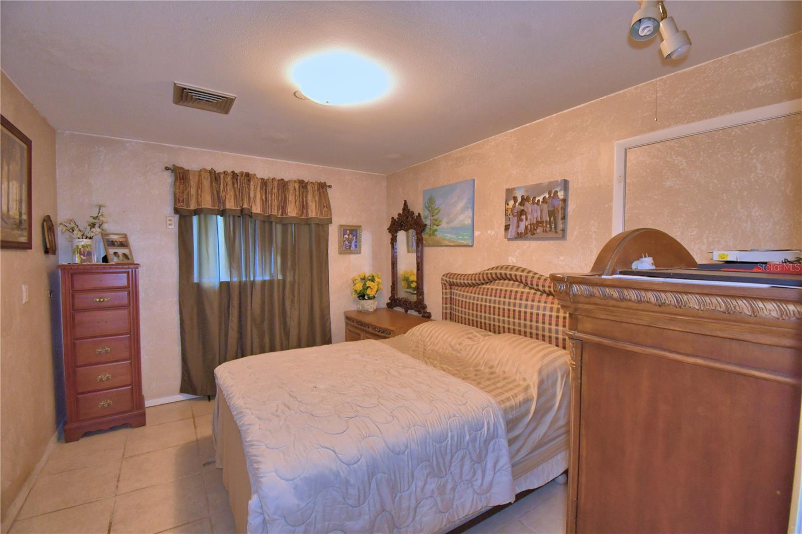 Image 42 of 67 For 201 Lake Bonny Drive E