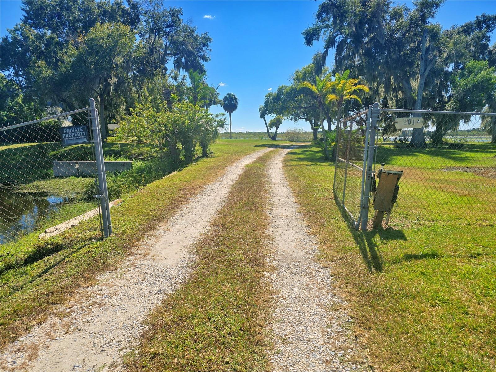 Image 6 of 67 For 201 Lake Bonny Drive E