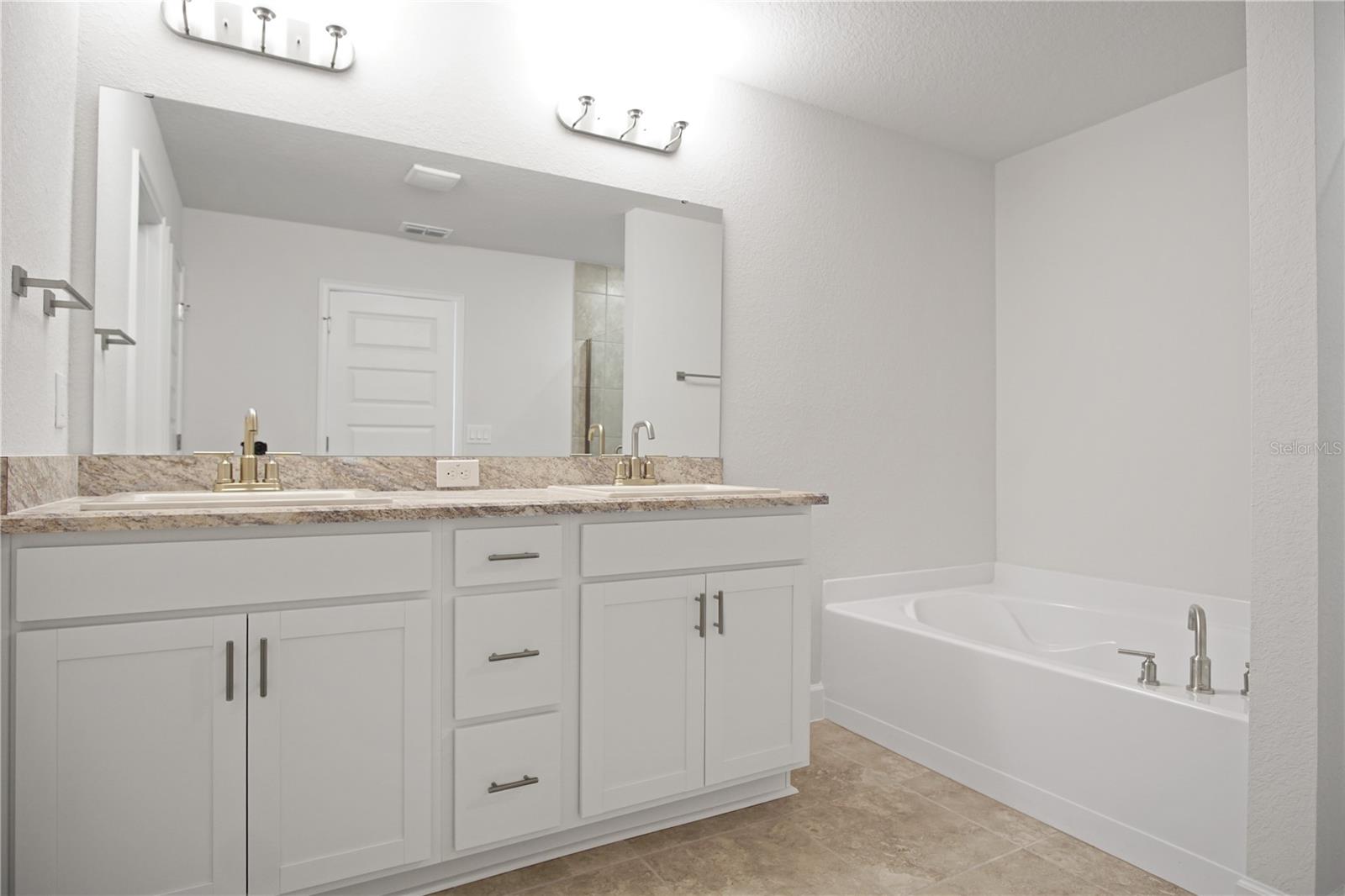 Image 21 of 35 For 1501 Leamington Lane