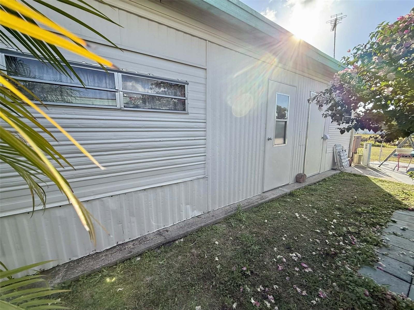 Image 13 of 21 For 7041 Fairview Village Circle