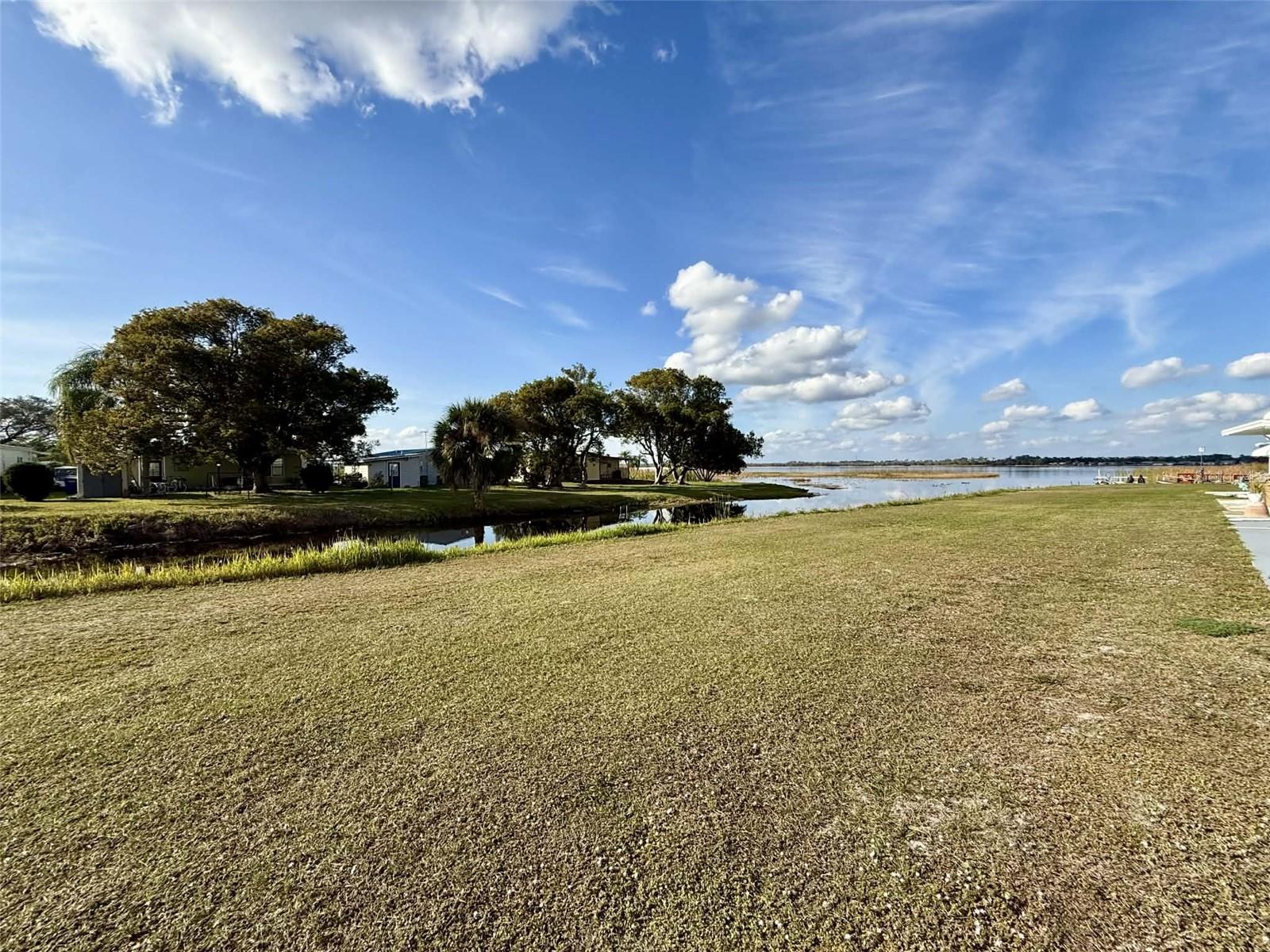 Image 16 of 21 For 7041 Fairview Village Circle