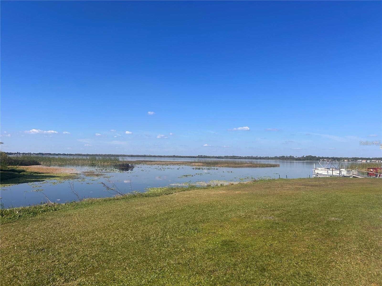 Image 18 of 21 For 7041 Fairview Village Circle