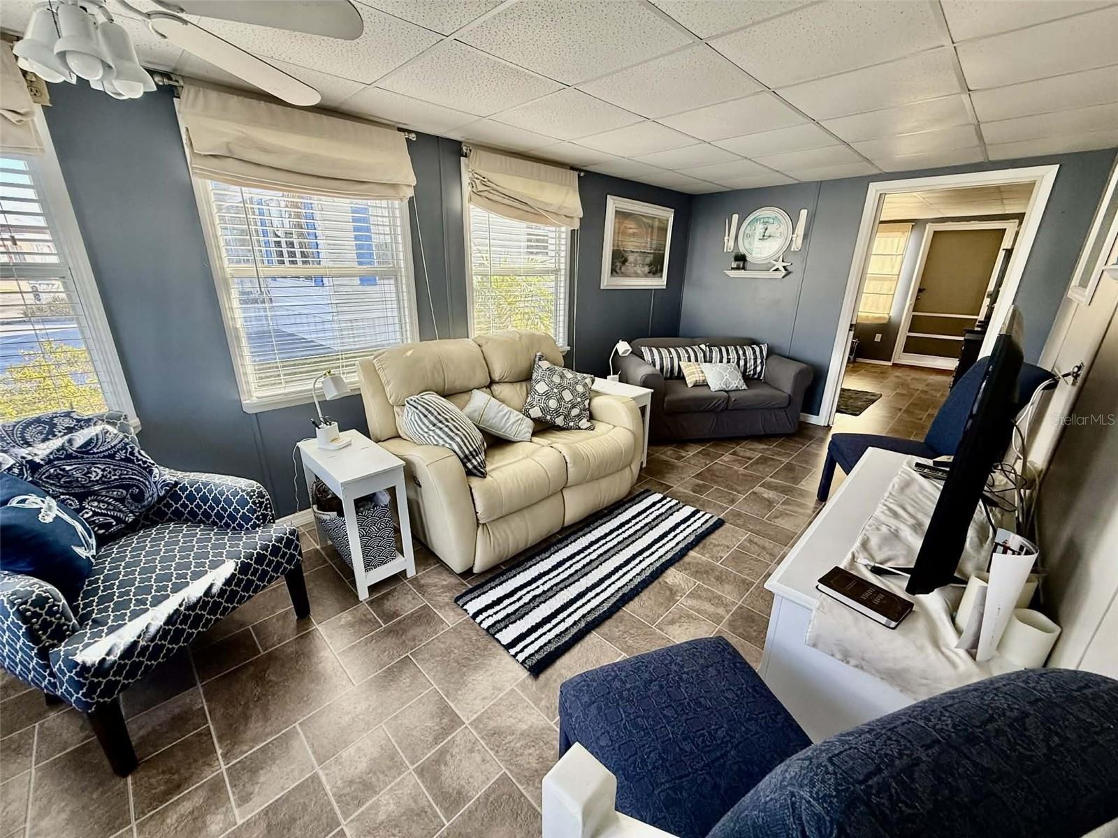 Image 2 of 21 For 7041 Fairview Village Circle