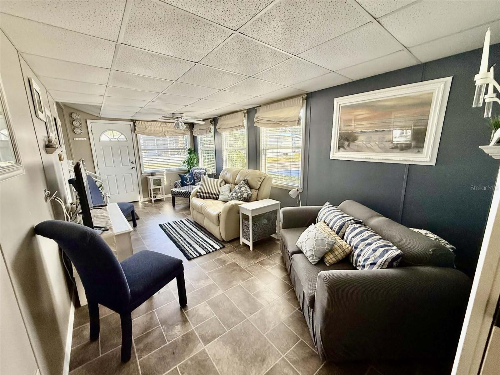 Image 3 of 21 For 7041 Fairview Village Circle