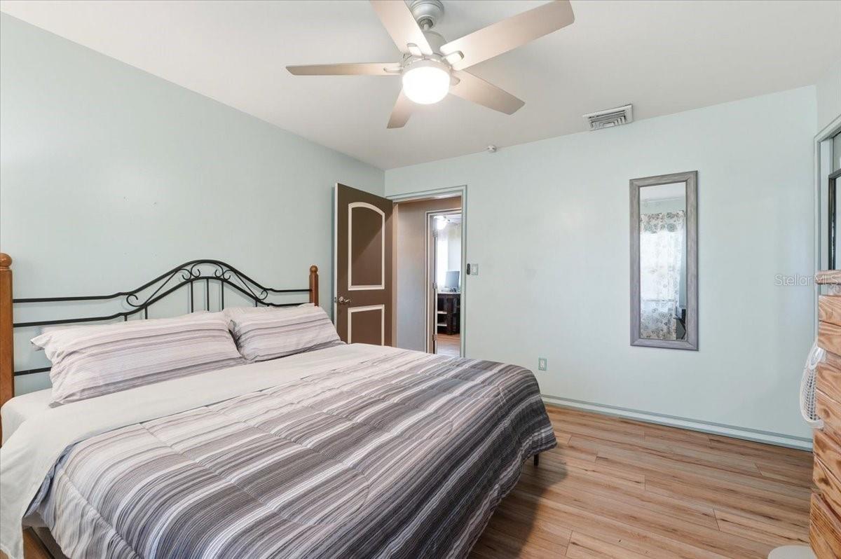 Image 32 of 43 For 2815 Kimberly Lane