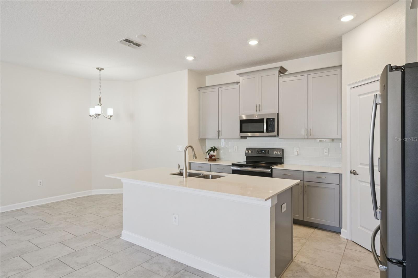 Image 9 of 57 For 2733 Attwater Loop