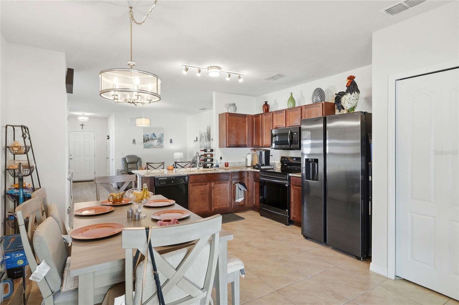 Image 10 of 50 For 125 Tanager Street