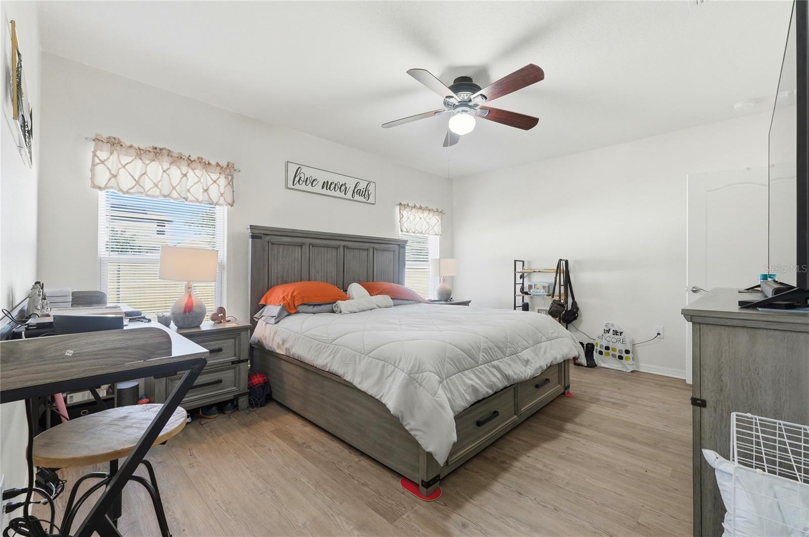 Image 16 of 50 For 125 Tanager Street