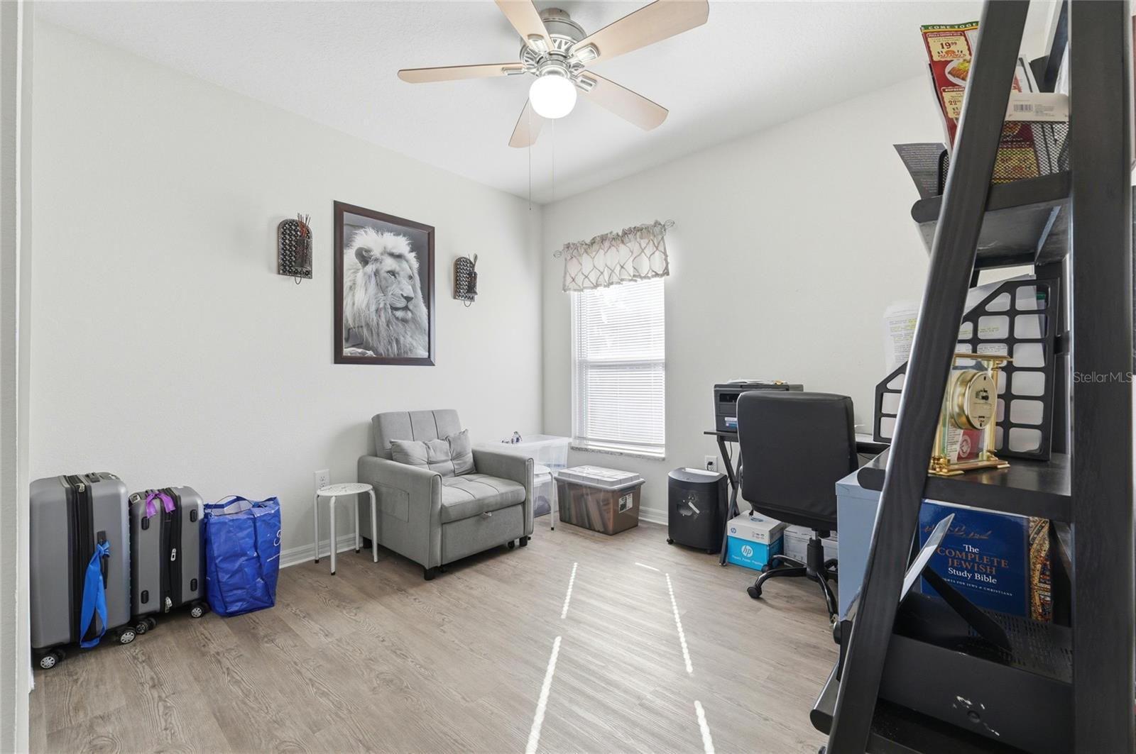 Image 20 of 50 For 125 Tanager Street