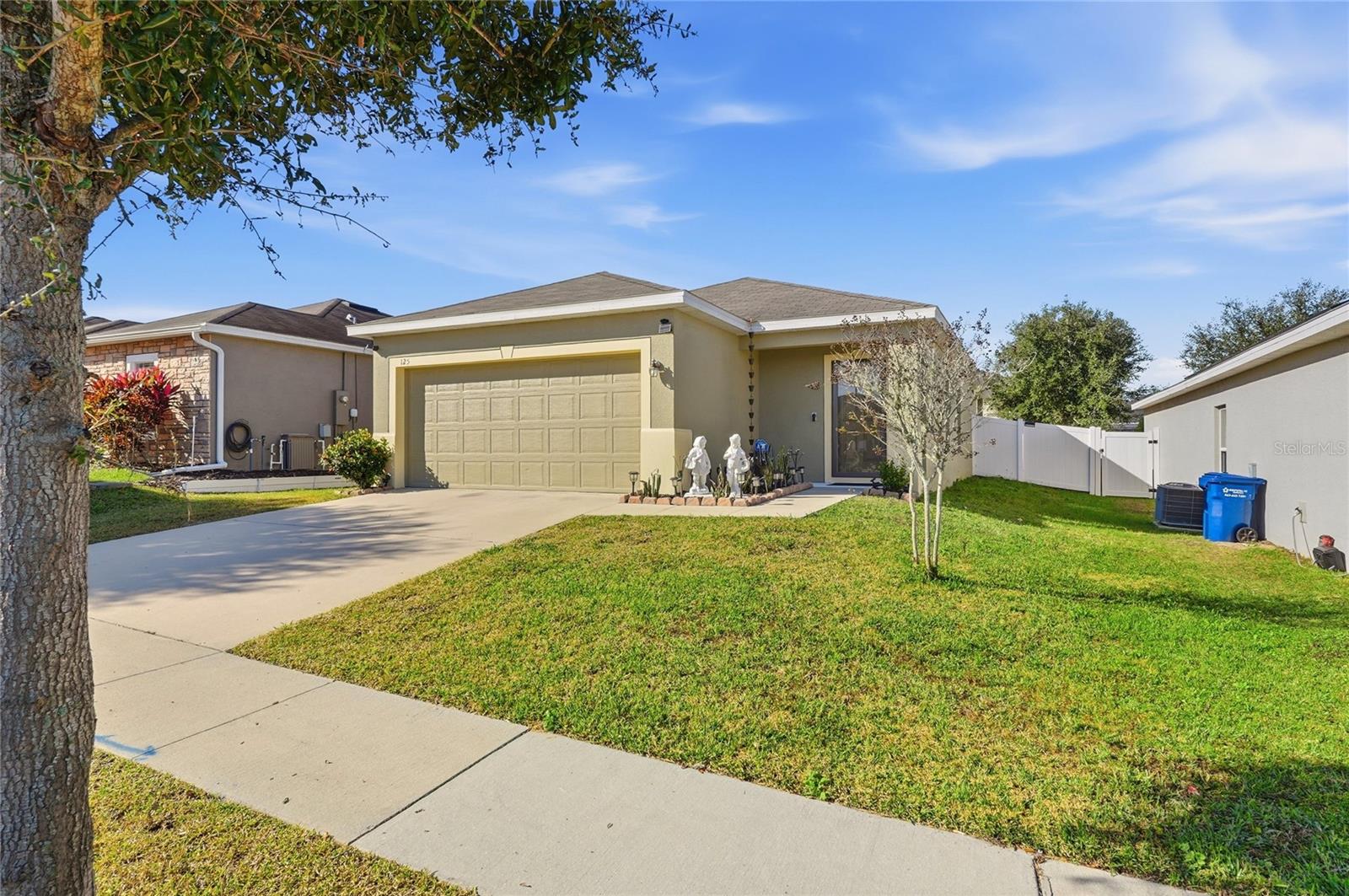 Image 21 of 50 For 125 Tanager Street