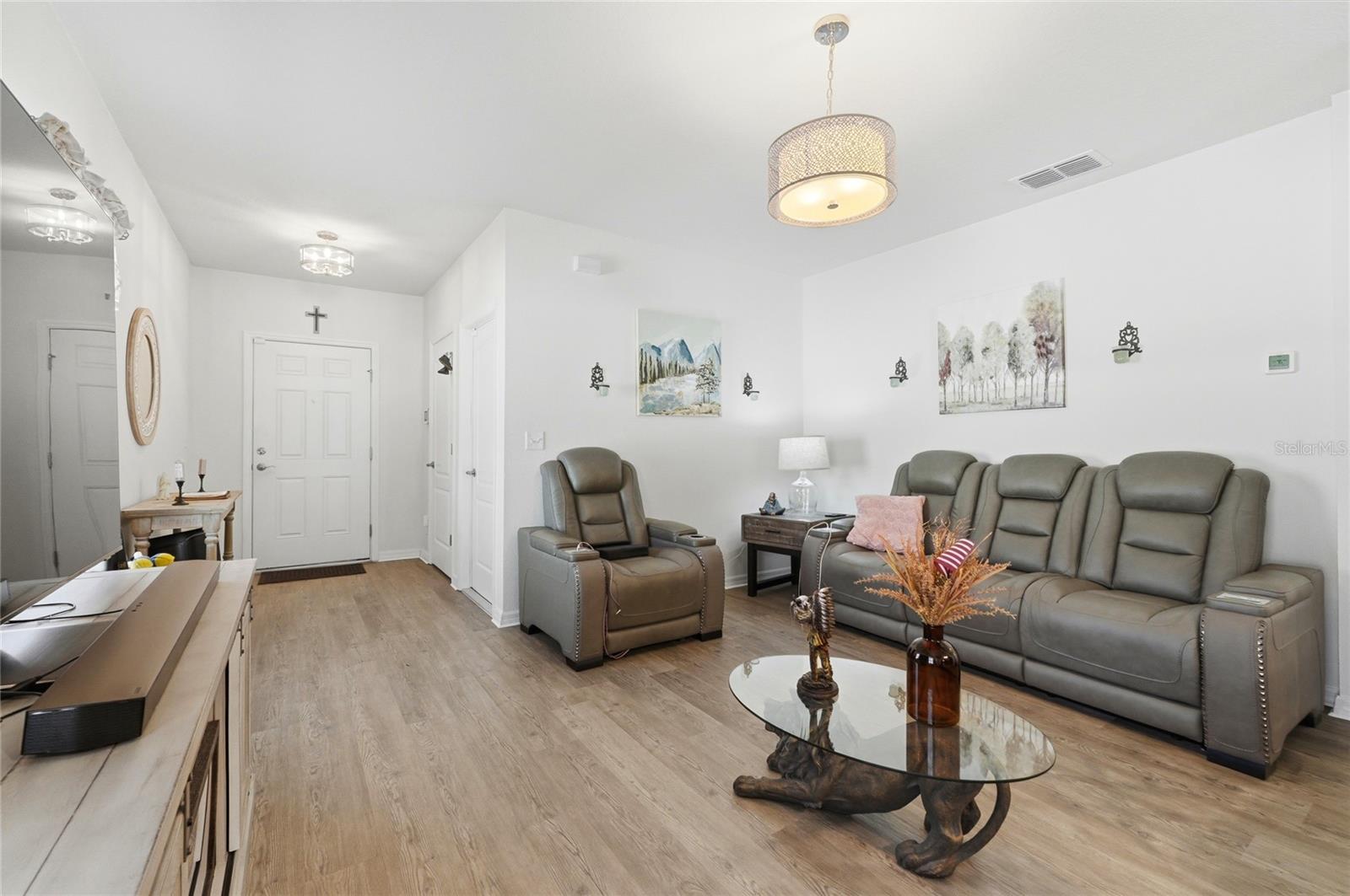 Image 6 of 50 For 125 Tanager Street