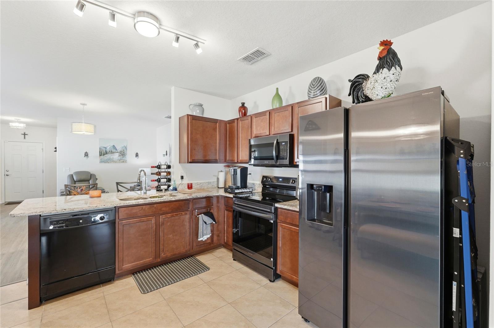 Image 7 of 50 For 125 Tanager Street