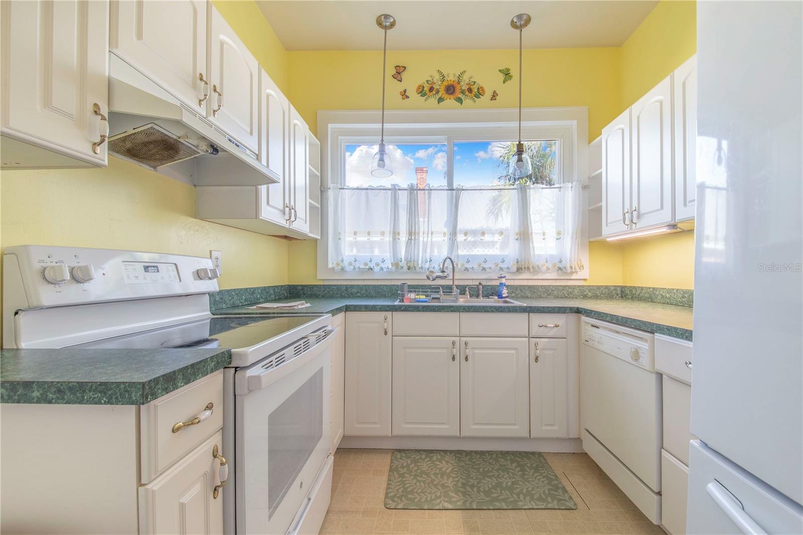 Image 13 of 32 For 107 1st Street