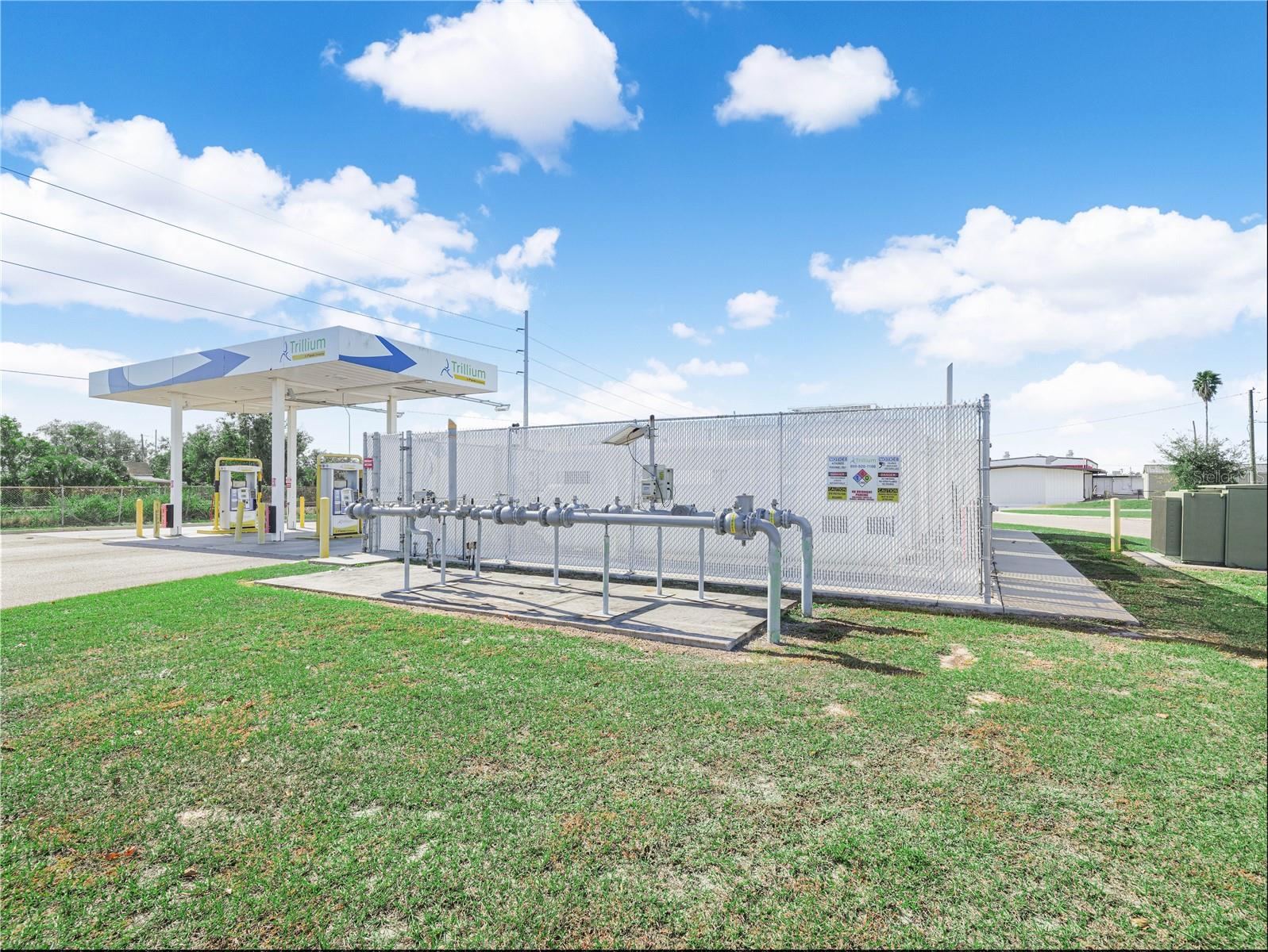 Image 7 of 10 For 1009 Canal Street