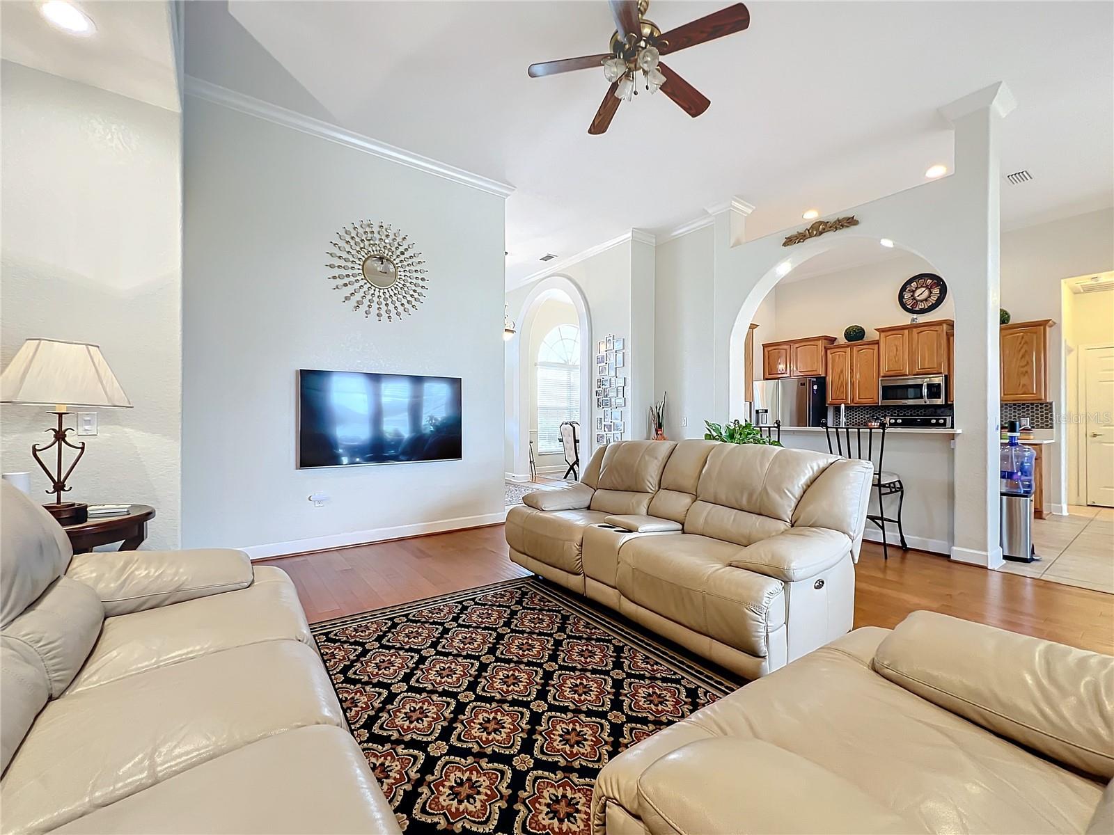 Image 11 of 30 For 205 Terranova Boulevard