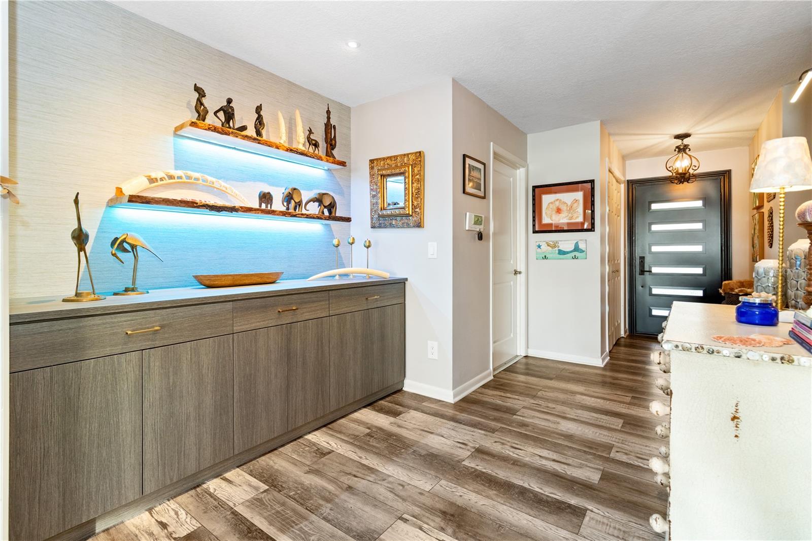 Image 12 of 45 For 601 Lake Pansy Drive Nw