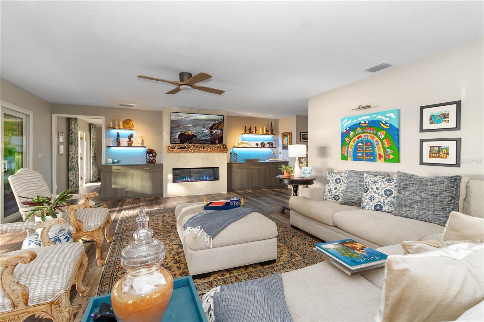 Image 16 of 45 For 601 Lake Pansy Drive Nw