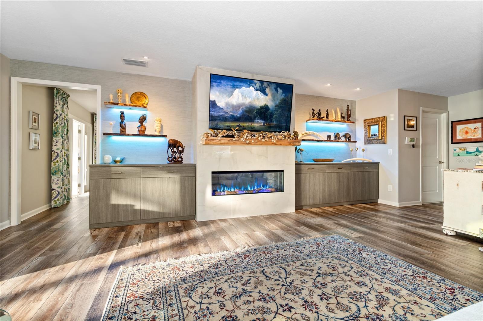 Image 18 of 45 For 601 Lake Pansy Drive Nw