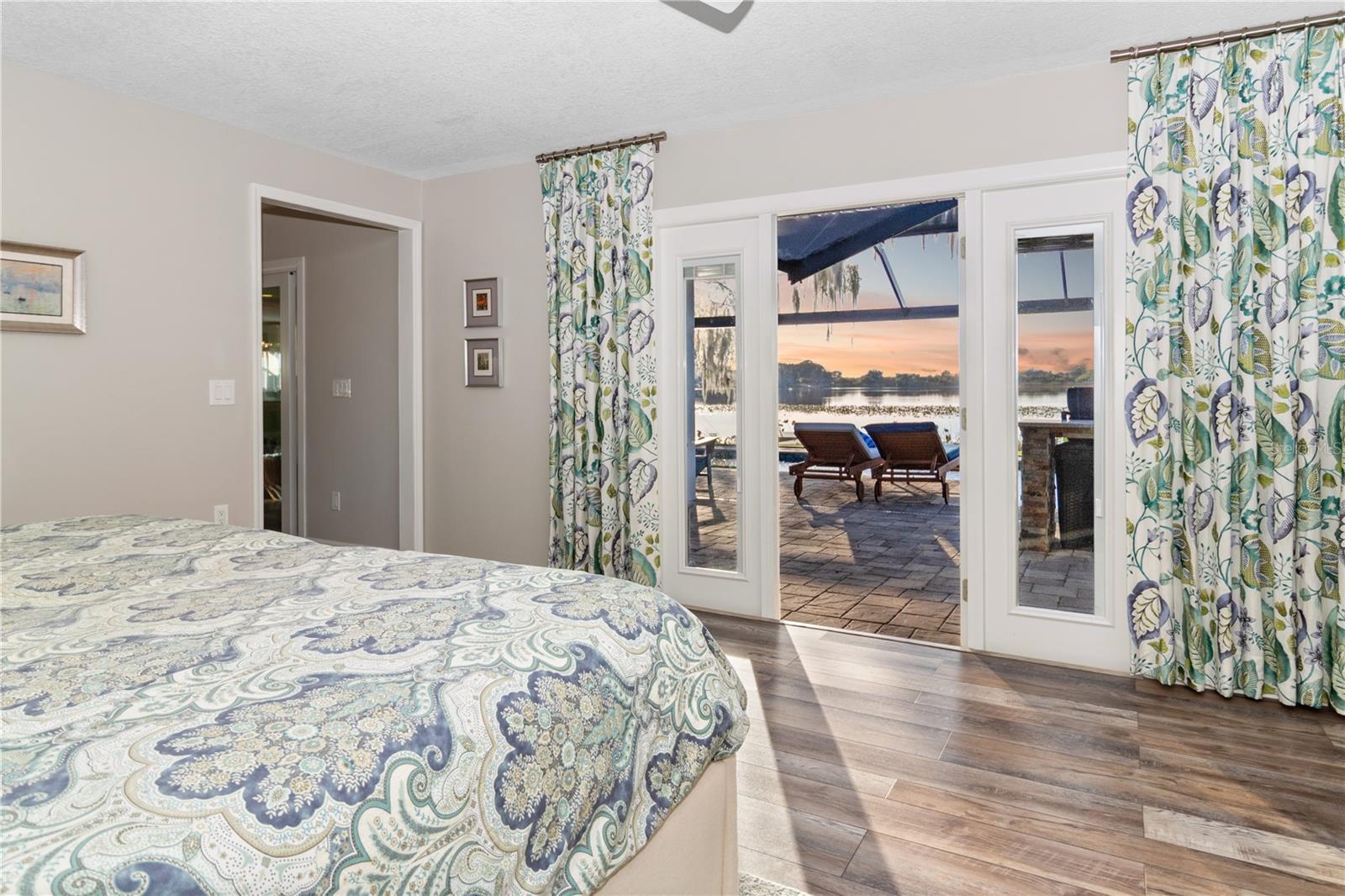 Image 6 of 45 For 601 Lake Pansy Drive Nw