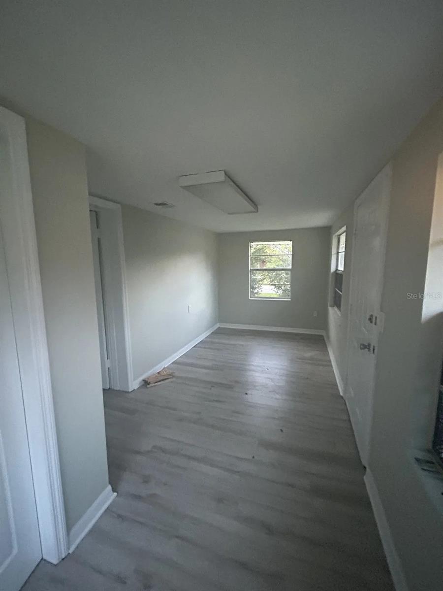 Image 2 of 18 For 5633 7th Street Se