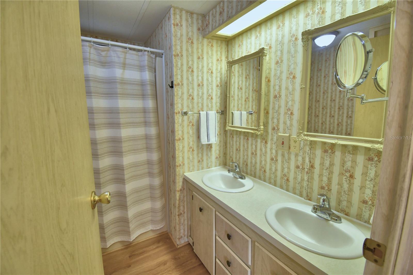 Image 26 of 71 For 4063 Rolling Oaks Drive