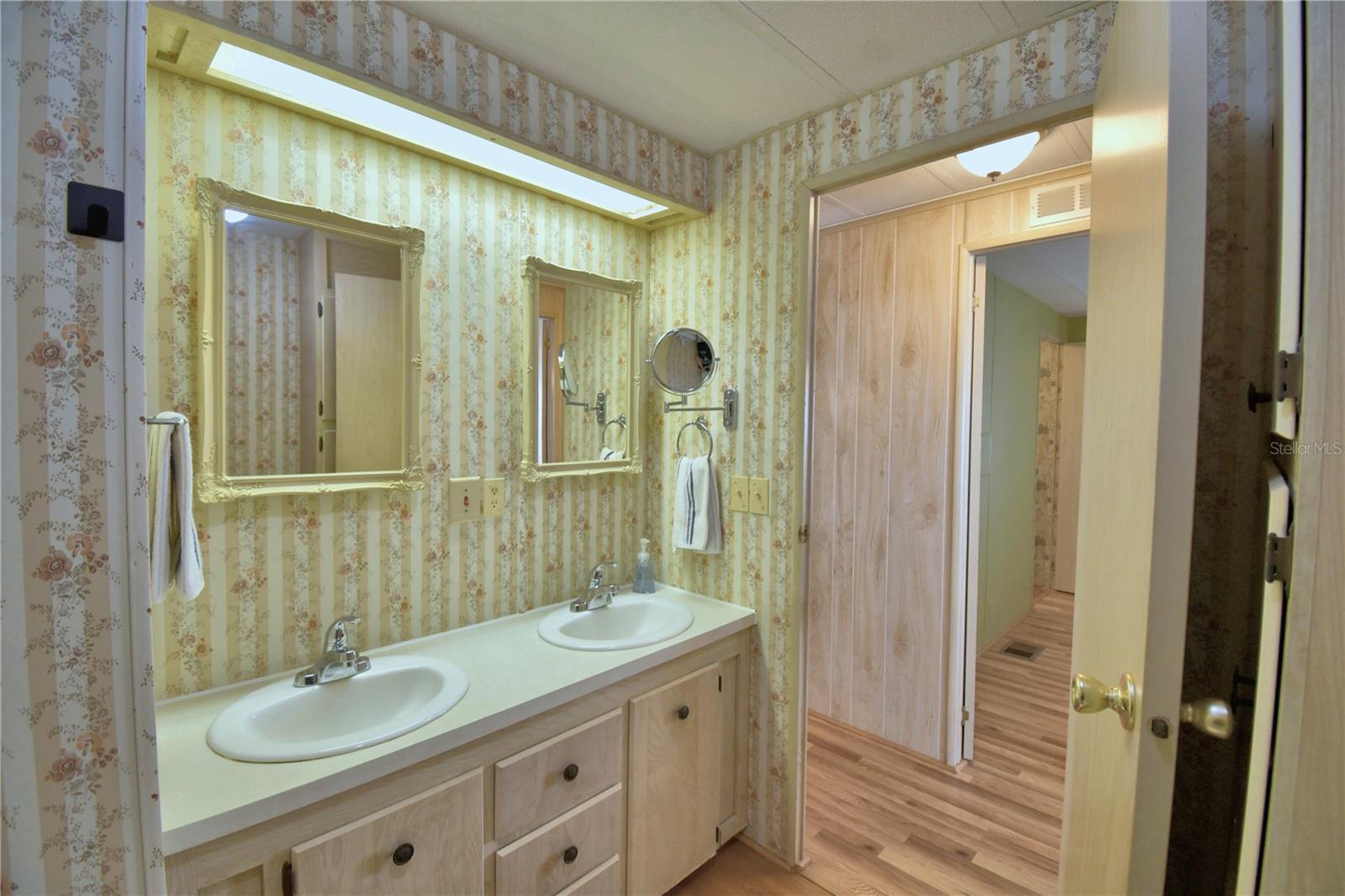 Image 28 of 71 For 4063 Rolling Oaks Drive